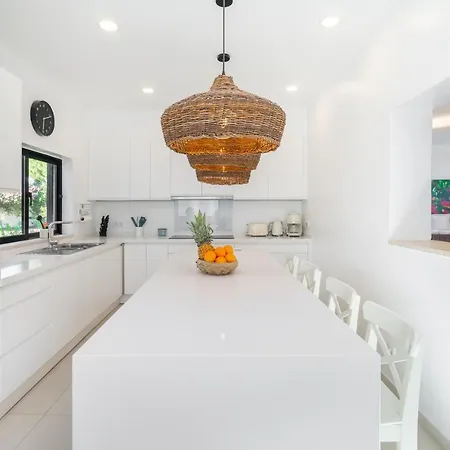 Whome Luxury Private Family W/ S-pool Ac & Parking Portimao