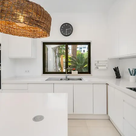 Whome Luxury Private Family W/ S-pool Ac & Parking