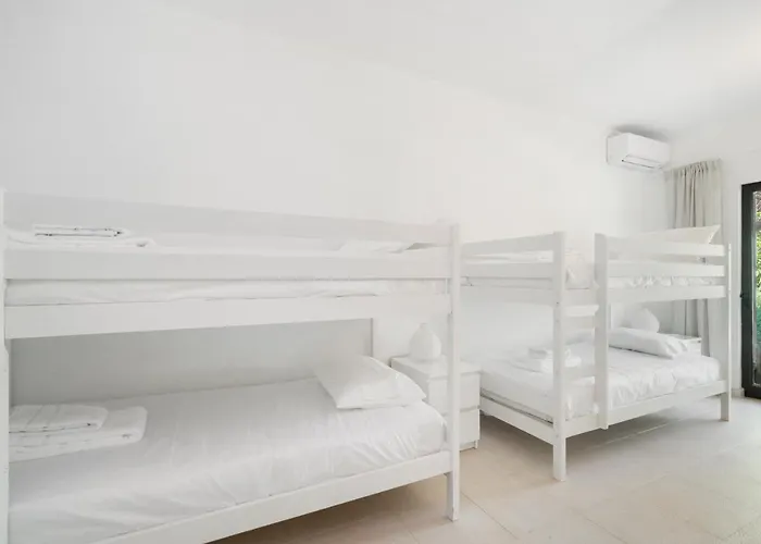 Luxury Private Family With Pool Ac & Parking וילה *