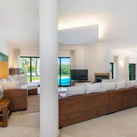 别墅 Luxury Private Family With Pool Ac & Parking 波尔蒂芒